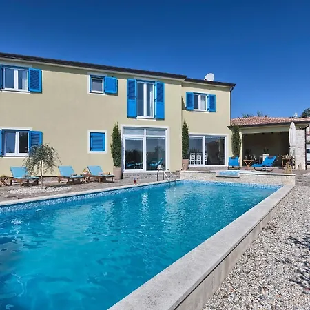 別荘 Mit Privatpool Fuer 14 Personen Ca 280 Qm In Muzini, Istrien Binnenland Von Istrien Žminj