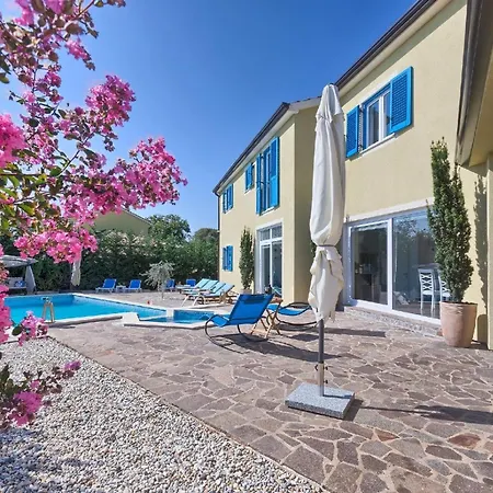 Mit Privatpool Fuer 14 Personen Ca 280 Qm In Muzini, Istrien Binnenland Von Istrien